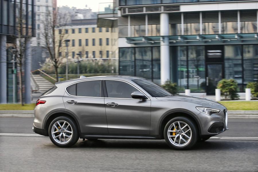  Alfa Romeo Stelvio (949) 2017 года  (WW) (фото 21 из 114)